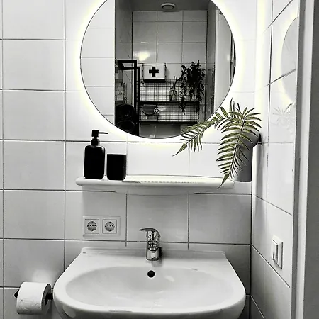 Hotspot 83 Apartment