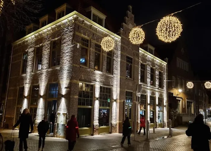 Hotspot 83 Apartment